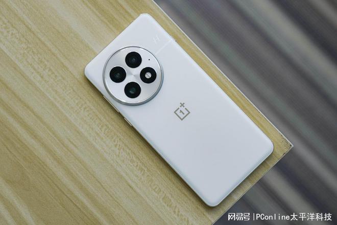 三擎助力!一加 13从日常到游戏都给力!(图3)